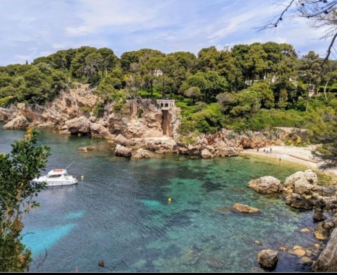 Cozy Studio On The Beach Antibes Exterior photo